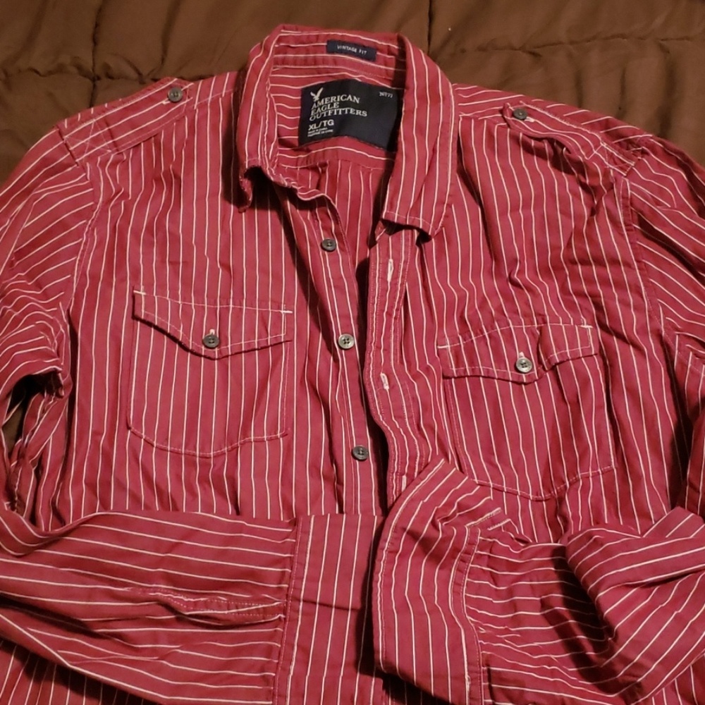 American Eagle Men's Button Down (red)